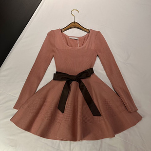 蝴蝶结晚宴针织连衣裙女收腰大摆毛衣裙LXYG2025秋冬新款气质裙子