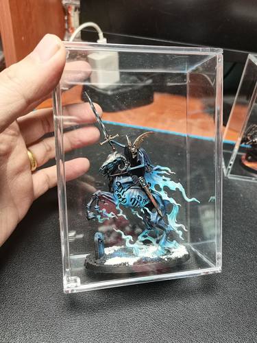 战锤40K 拉塔辛水晶棺 透明亚克力战锤展示盒 手办翻盖防尘盒