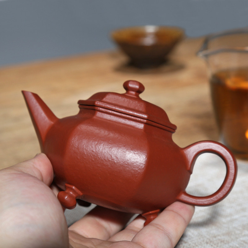 宜兴名家吴竹霞纯手工紫砂壶泡茶壶龙血砂朱泥190cc三足六方水平