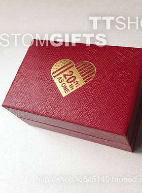 麦当劳徽章礼品盒-红色特种纸烫金-两枚徽章槽位收纳75*50*33mm