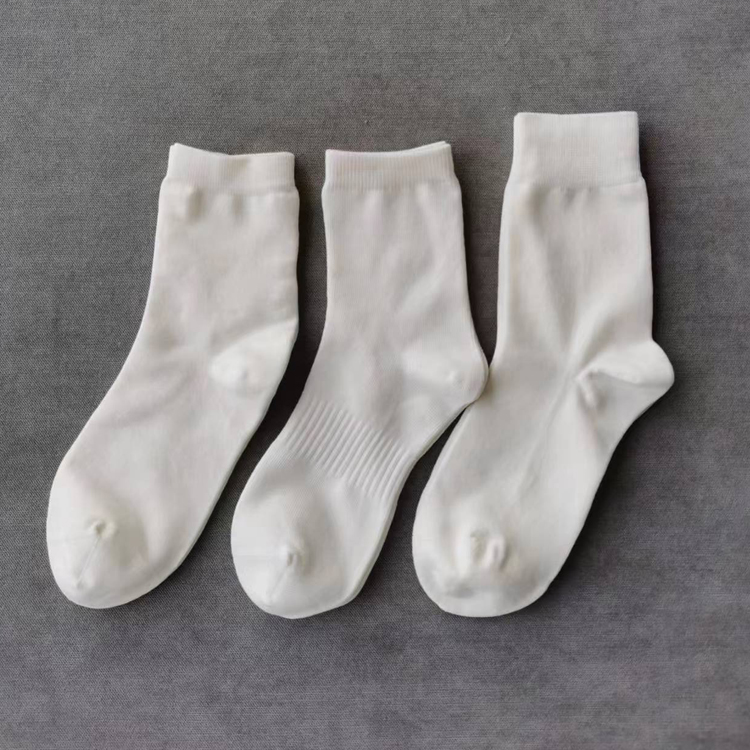 奶白色女士无骨JK纯色中筒袜
