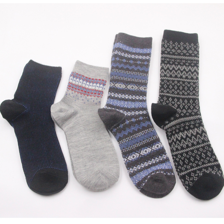 保暖女毛混纺复古花纹中筒短袜