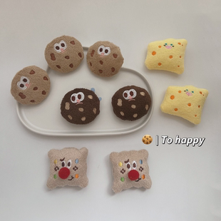 饰品 卡通毛绒巧克力饼干起司面包M豆饼干玩偶胸针包包衣服袜子装