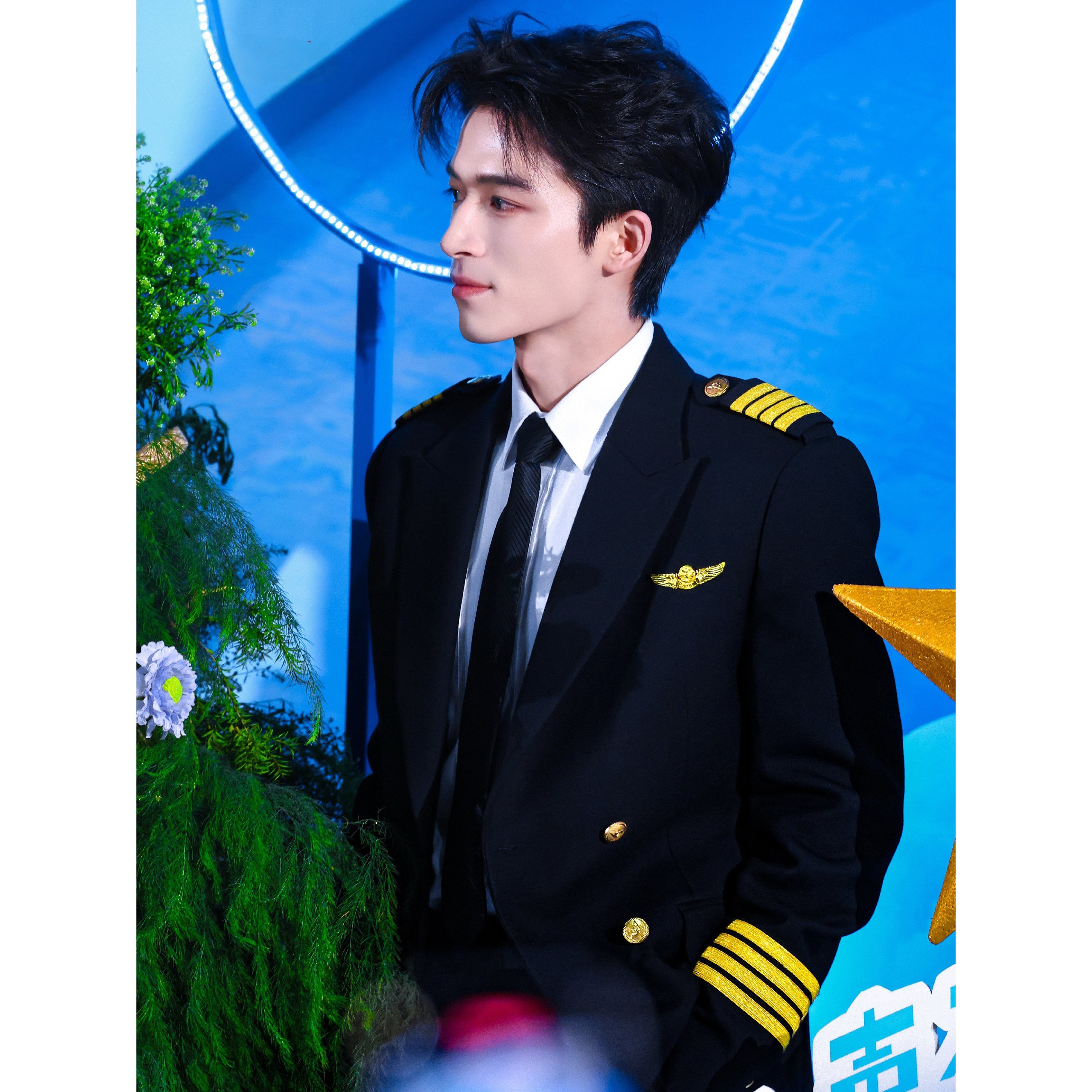 王星越明星同款黑色金属扣高级商务休闲团播男士机长西服穿搭潮牌