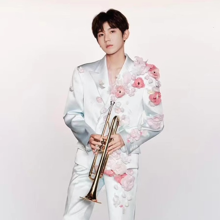 王源明星同款男士白色戗驳领长袖纯手工绣花西服高端舒适西装外套