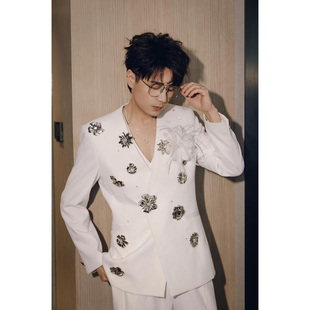 王铮亮明星同款白色重工高定秀款长袖宴会主持轻奢西服气质潮牌男