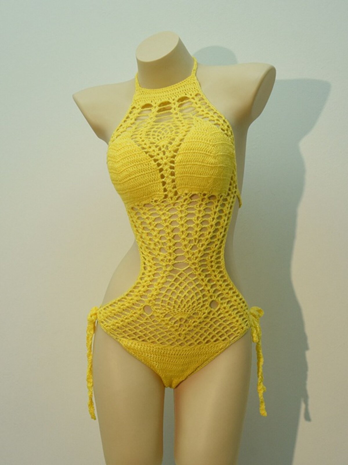 Handmade Crochet One-Piece Swimsuit: Hollow Halterneck - Taobao product photo 3