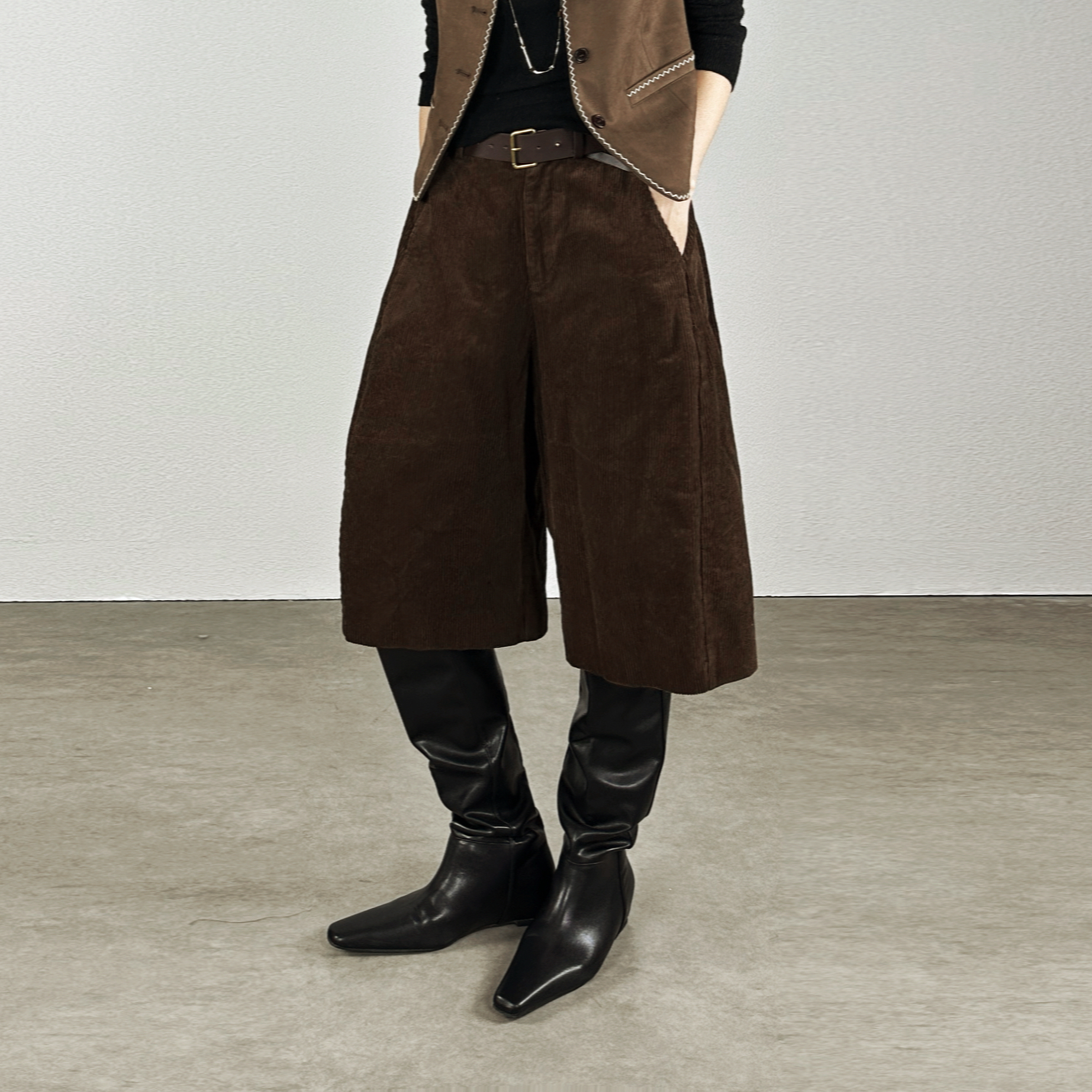 尢系UXI 2025秋冬复古古拙感灯芯绒磨毛短裤休闲宽松七分裤中裤