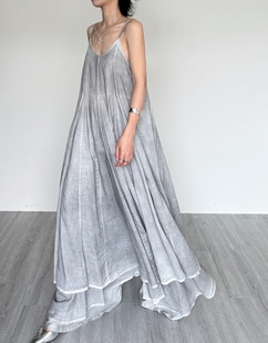 尢系UXI 2025春夏拼接大裙摆复古晕染设计感小众显瘦吊带连衣裙女