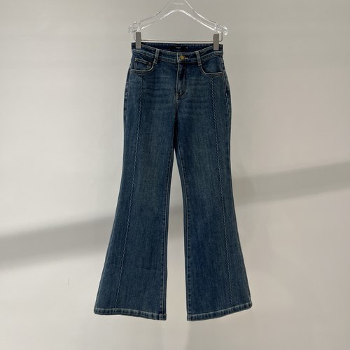 时尚高腰复古显瘦微喇牛仔裤女