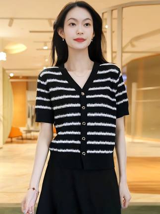 小香风条纹v领冰丝针织衫短袖女2025新款夏季薄款针织开衫短上衣