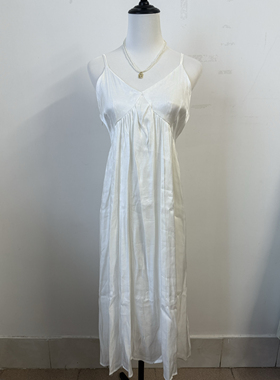 LZHOUSE 2025春夏发新款法式大V简约纯色珠光吊带连衣裙