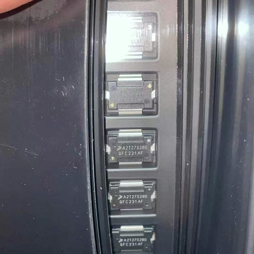 A2T27S020GNR1  A2T27S20G  TO-270BA  400-2700MHZ  20W  射频管