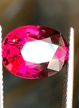天然美铝榴石5.89ct 自然光拍摄玻璃体色泽饱满火彩闪耀性价比高