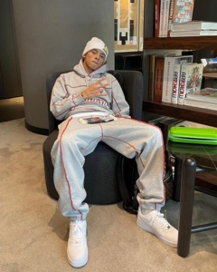 SUP卫衣/梭织套装欧美明星同款穿搭DRIPDRILL街头嘻哈风格时尚
