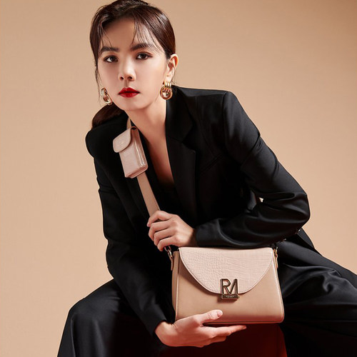 Robinmay X Ella 代言  煙醺搖滾斜背包 5色