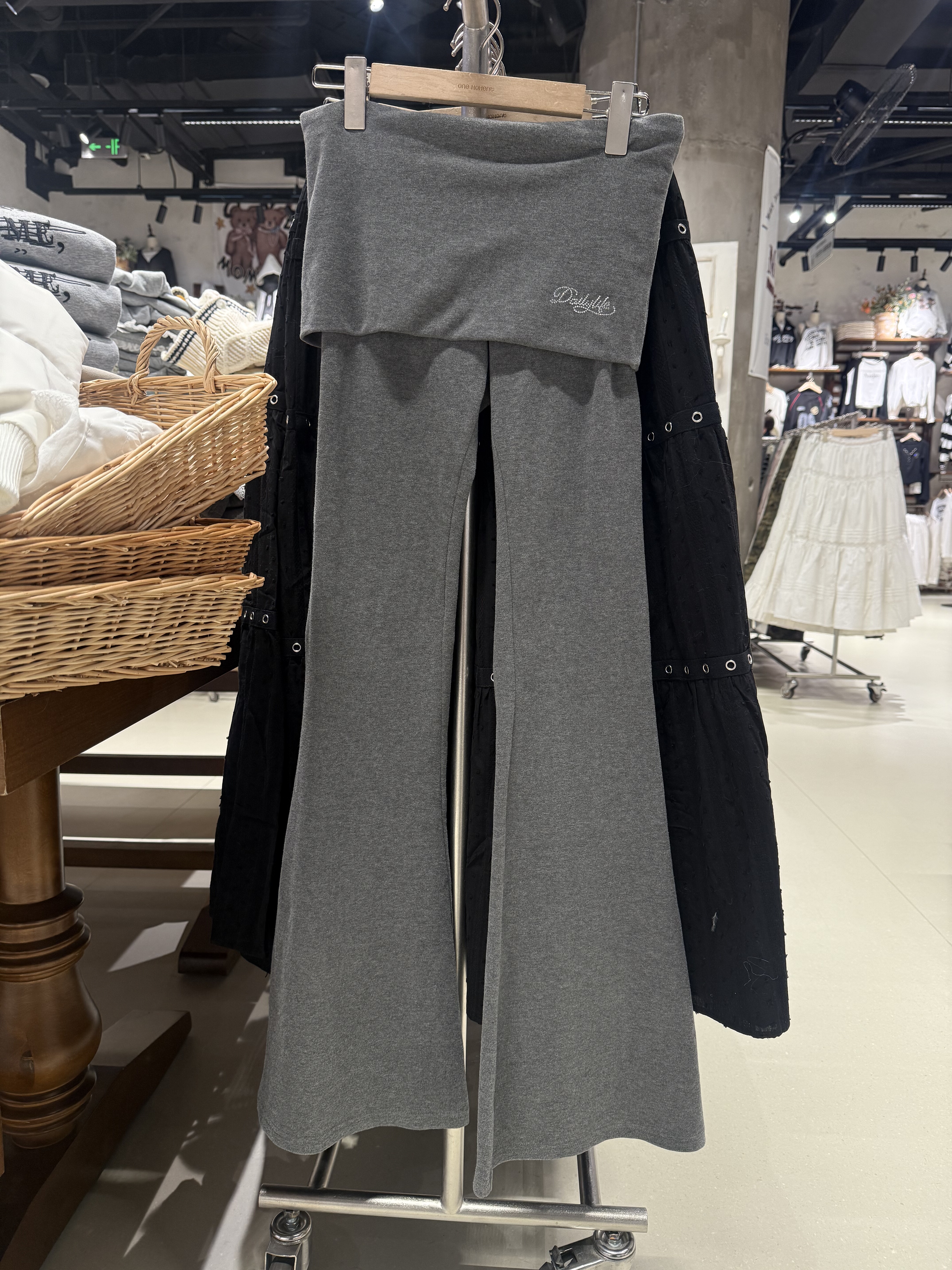 OM one moment国内正品代购休闲长裤不支持退换