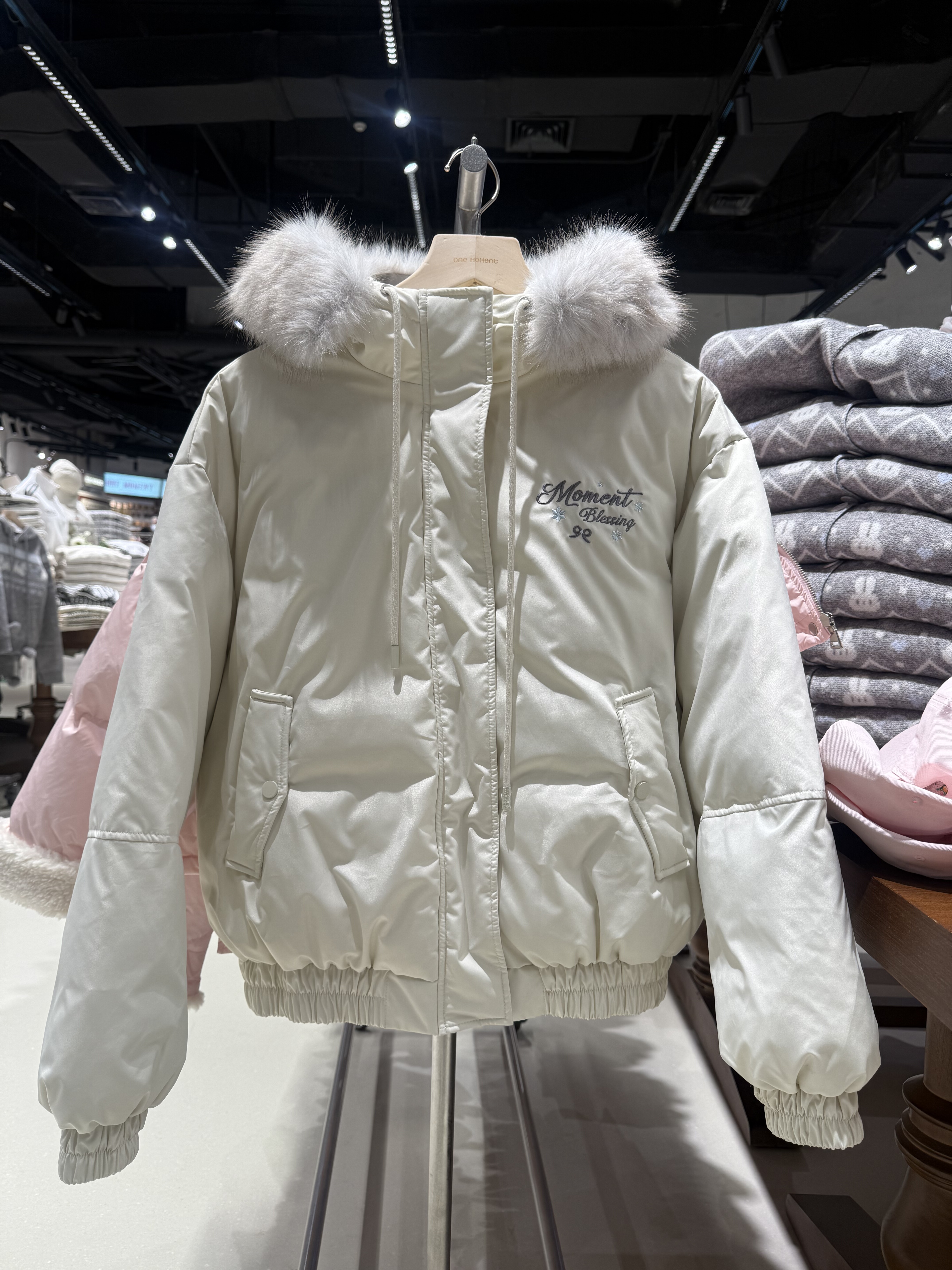 OM one moment国内正品代购毛领连帽棉服外套不支持退换