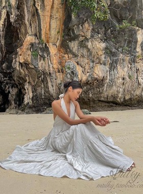 【泰国代购】设计师设计 Pleased 挂脖显瘦度假V领露背连衣裙长裙