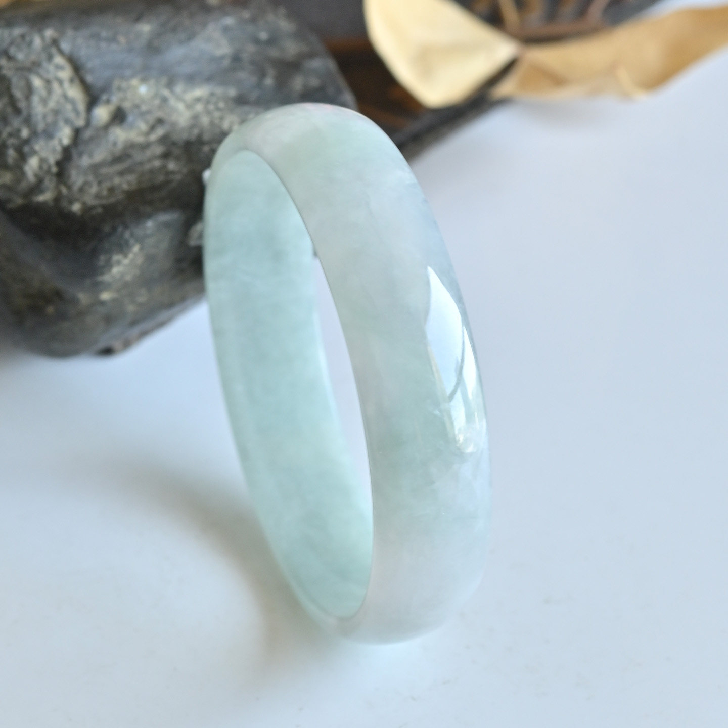 清仓天然A货翡翠手镯冰糯种浅绿薄款玉镯公主镯女款49缅甸玉手镯