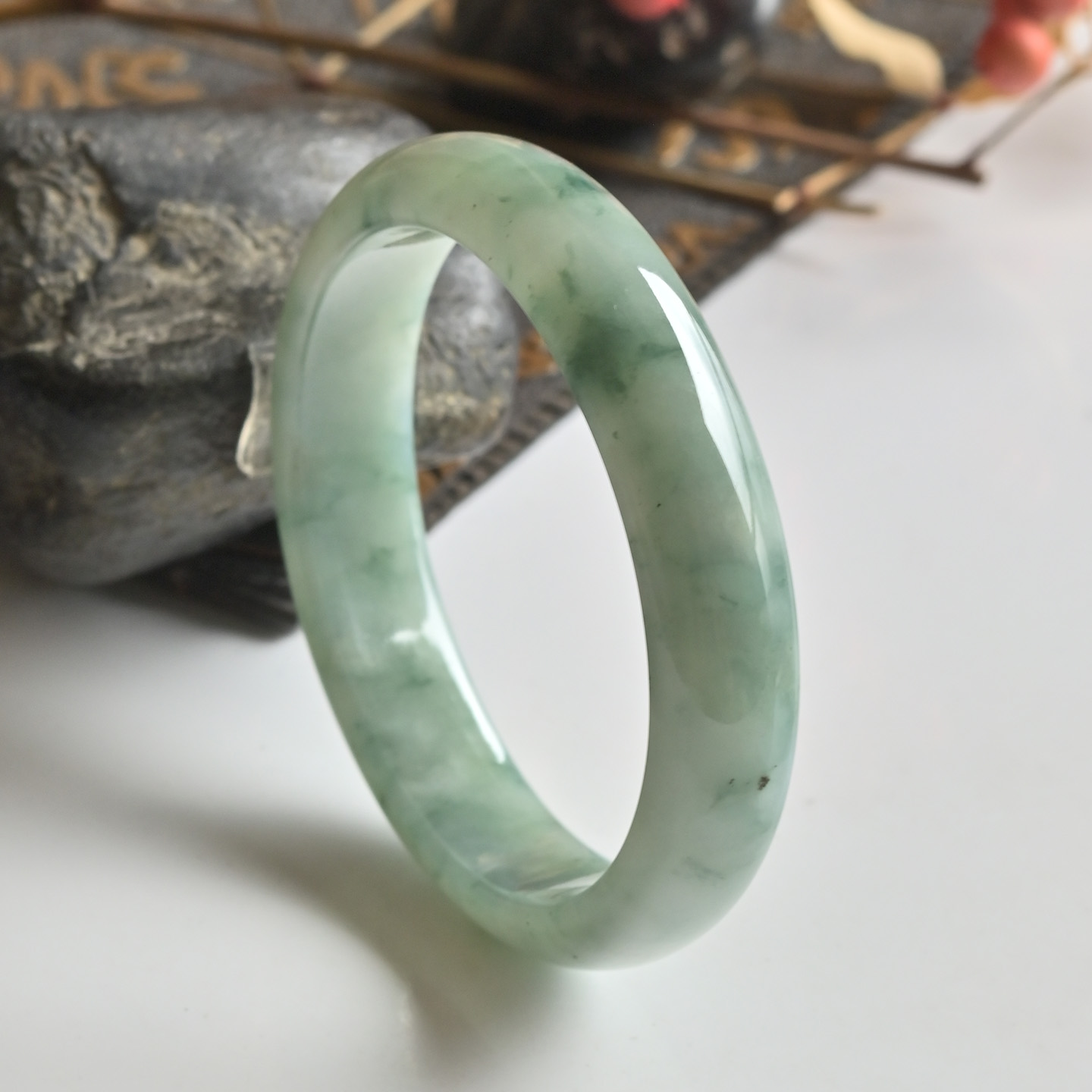 玉泰天然A货翡翠手镯冰糯种蓝绿椭圆玉镯子53缅甸玉手镯贵妃镯