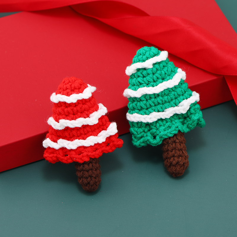 手工针织圣诞节糖果色圣诞树胸针可爱创意装饰别针胸花毛衣配饰女