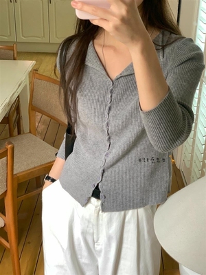 2025年秋季新款韩国东大门直邮 crispy别致纽扣开衫针织衫