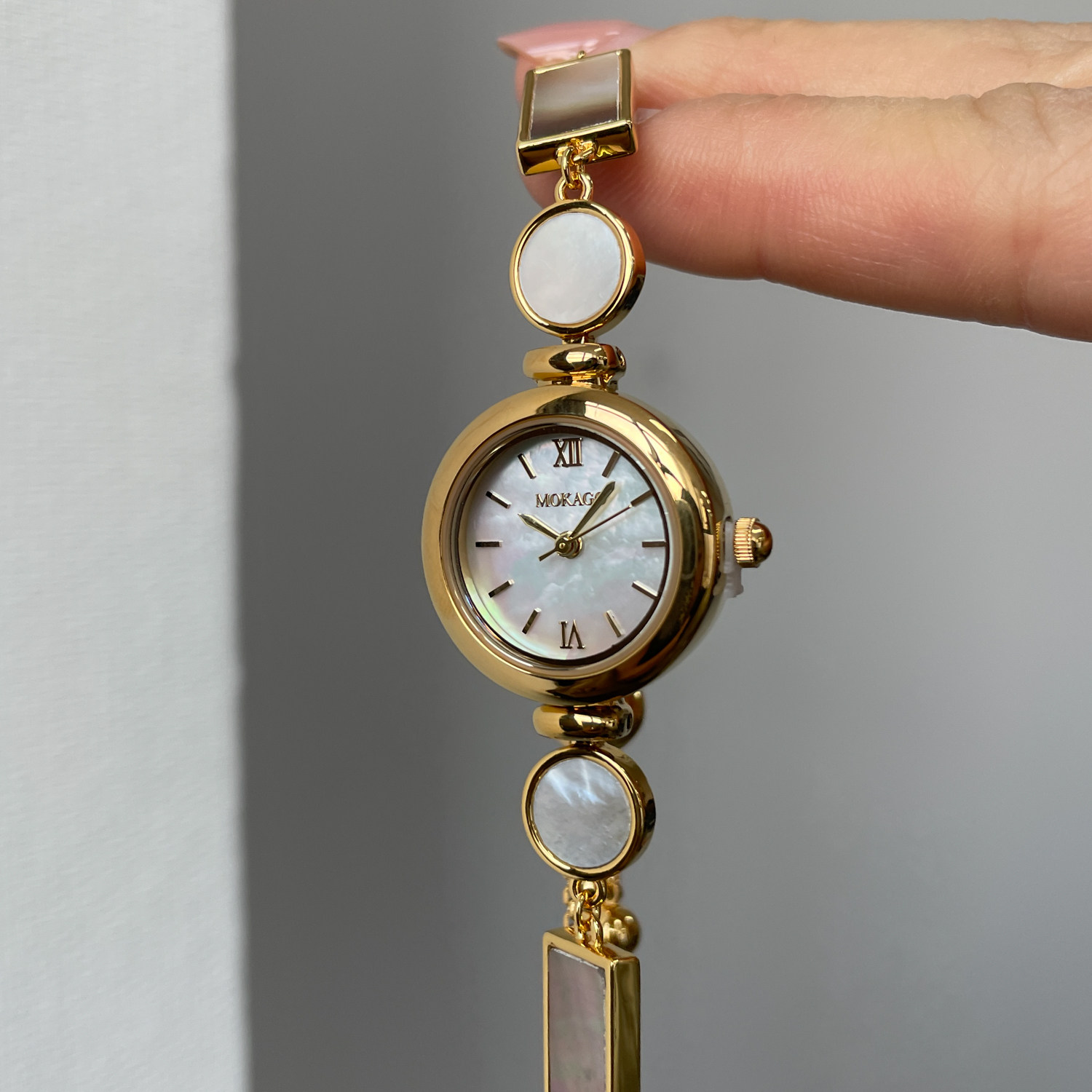 手链式高颜值气质品牌艺术女生女款职场正品女式女表潮流腕表新款