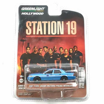 绿光GreenLight2001福特皇冠Ford Crown维多利亚消防汽车模型1:64