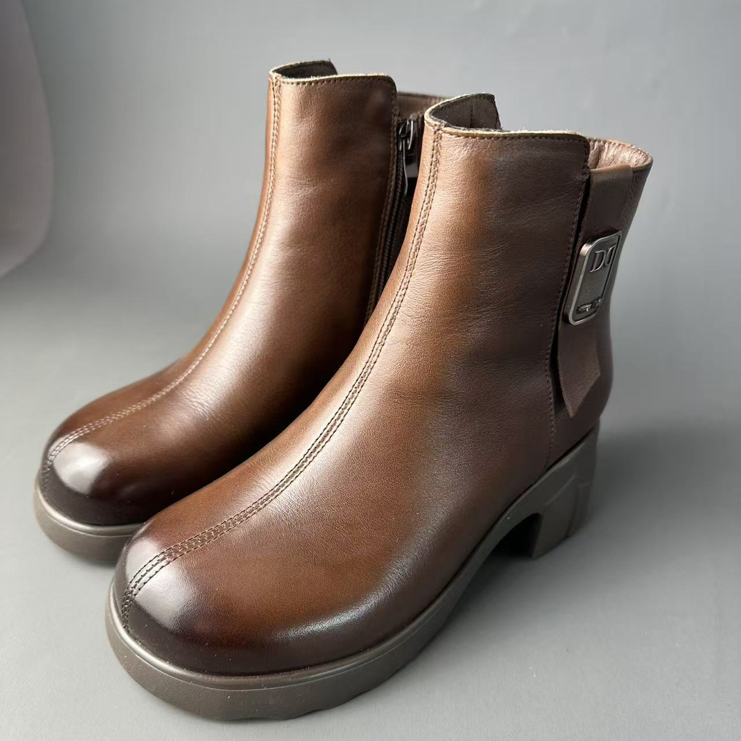 英伦风真皮切尔西短靴女冬季中跟百搭时尚保暖靴金属女士切尔西靴,女鞋,切尔西靴,淘宝优惠券,粉丝福利购,淘宝优惠卷