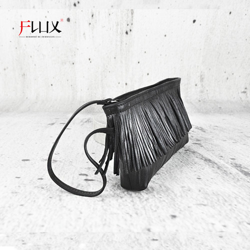 流 FLUX-蒋卓《荷》系列《大顺》东方极简暗黑流苏羊皮手机包