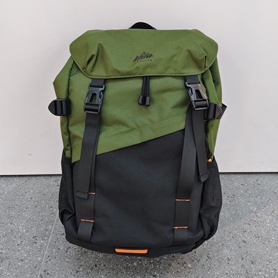 鸿星尔克新款户外运动双肩背包