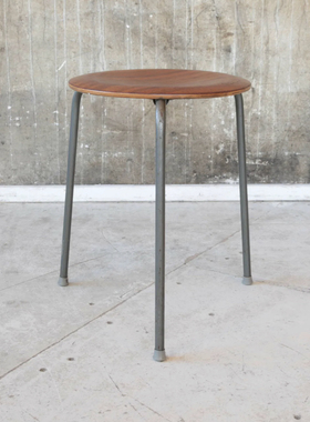 丹麦产Arne Jacobsen 设计Stool vintage 1960年代 三脚圆椅
