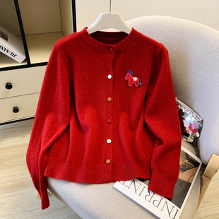 本命年马年红色毛衣针织开衫女2026新款秋冬大码胖mm正肩洋气上衣