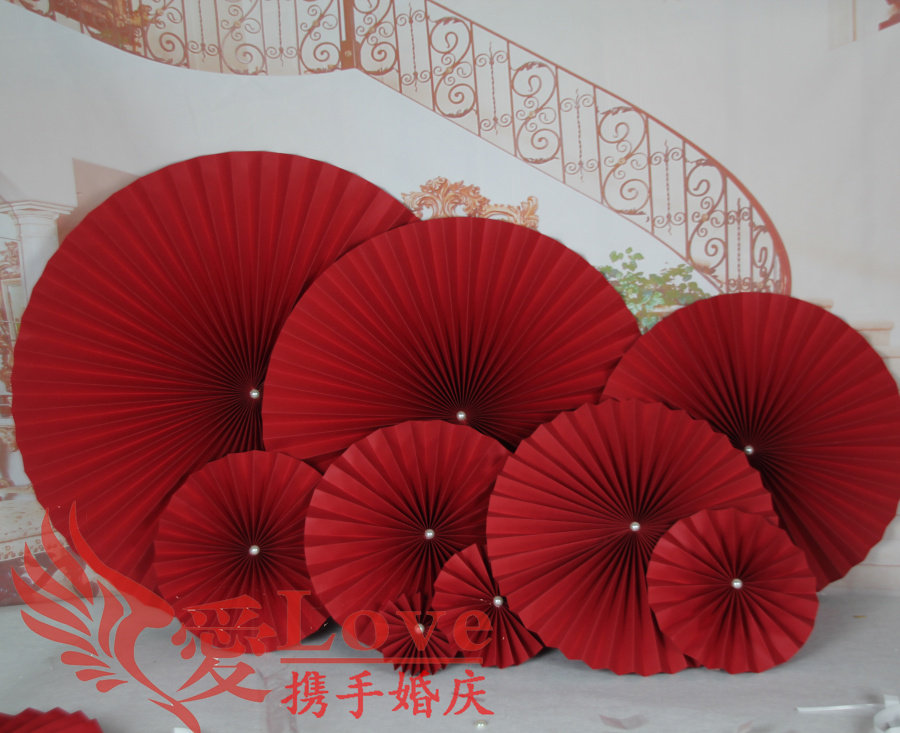 手工婚礼橱窗背景墙立体折纸扇
