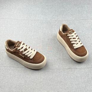 真皮加绒保暧厚底板鞋女2025年冬款软面防滑松糕底牛皮休闲鞋潮