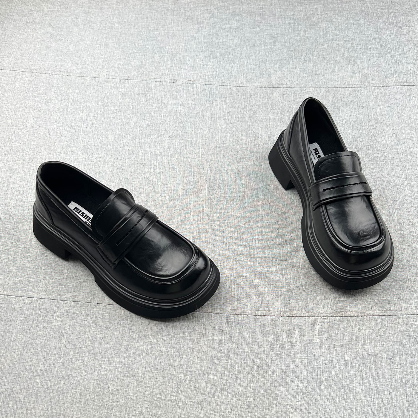 米家软面一脚蹬圆头中跟乐福鞋