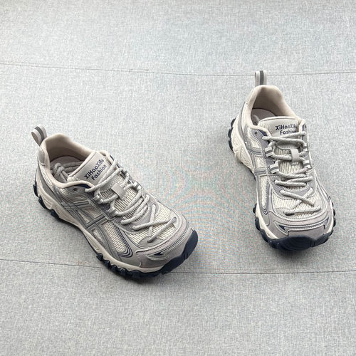 真皮网面防滑户外登山鞋女