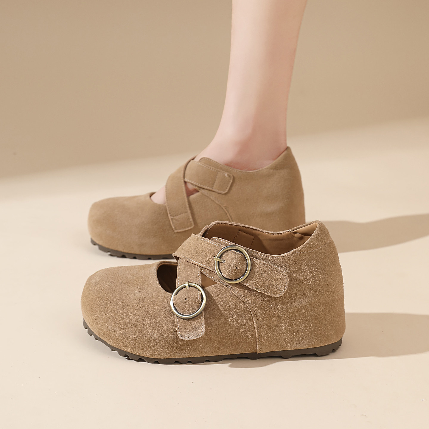 女鞋爆款绒面勃肯鞋春秋新款内增高休闲鞋轻便软底百搭潮款懒人鞋