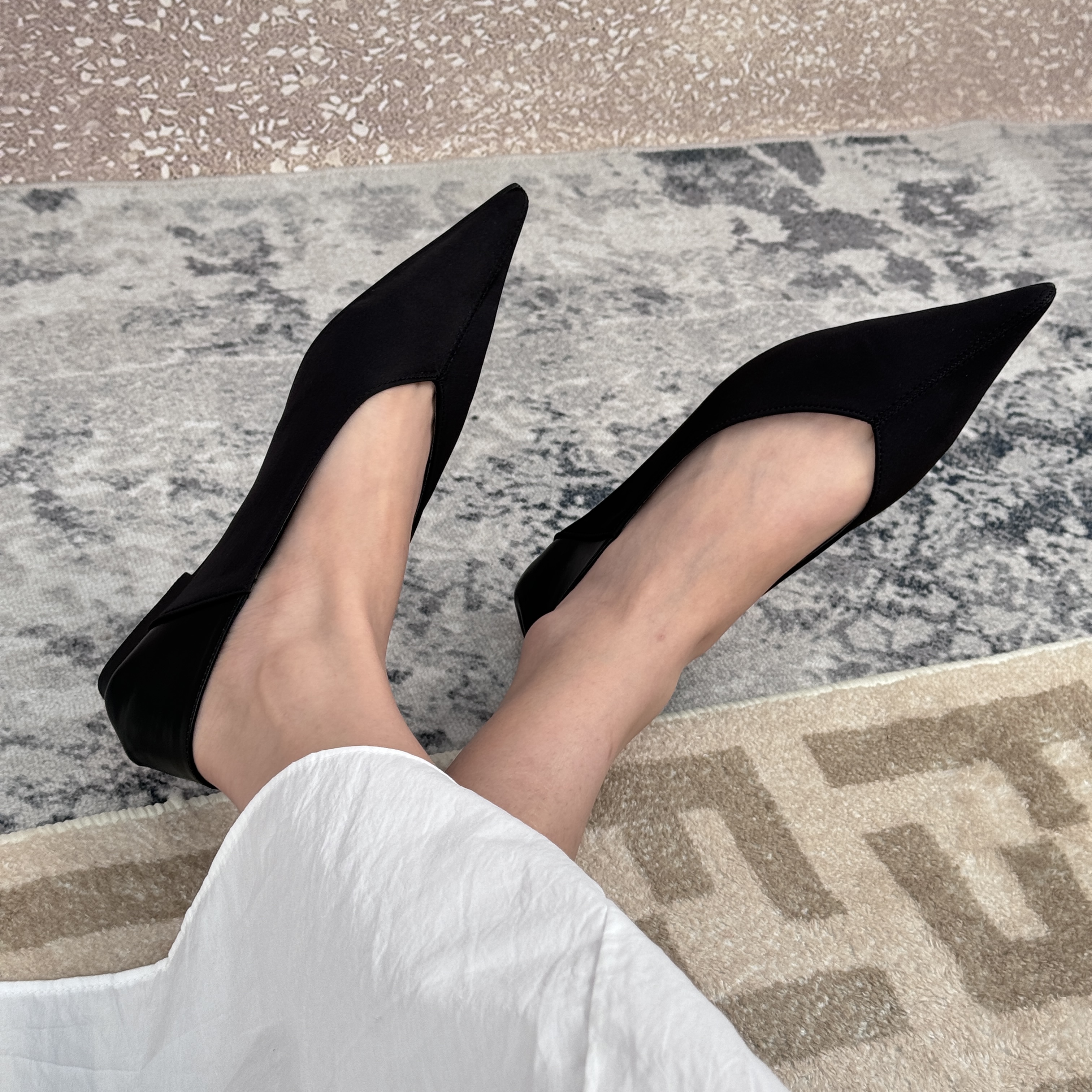 浅口绸缎尖头两穿平底单鞋女鞋