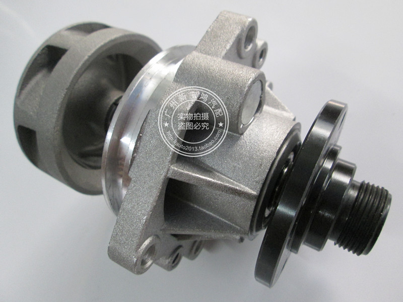 适用于宝马E39 E38 E46 728730 330I 520I 525 528I 325I冷却水泵