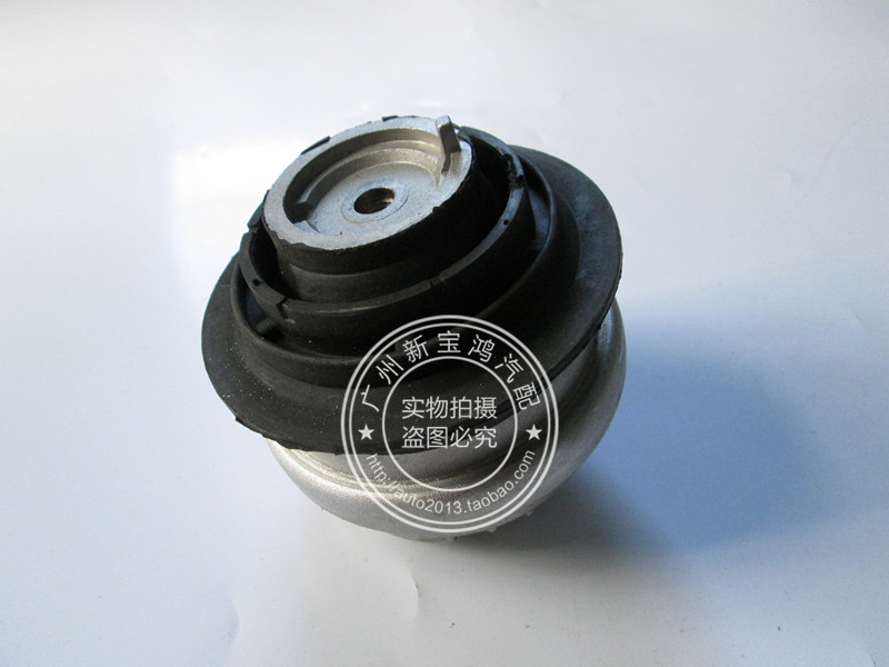 适用奔驰W203 W211 W210 W220 S320 E240 E200发动机机脚胶S350
