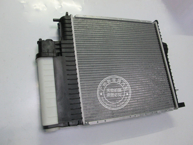 适用宝马3系E36散热器318i 320i 325i 328i水箱91-98年