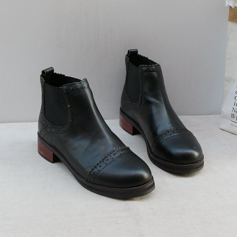 布洛克雕花头层牛皮切尔西靴真皮