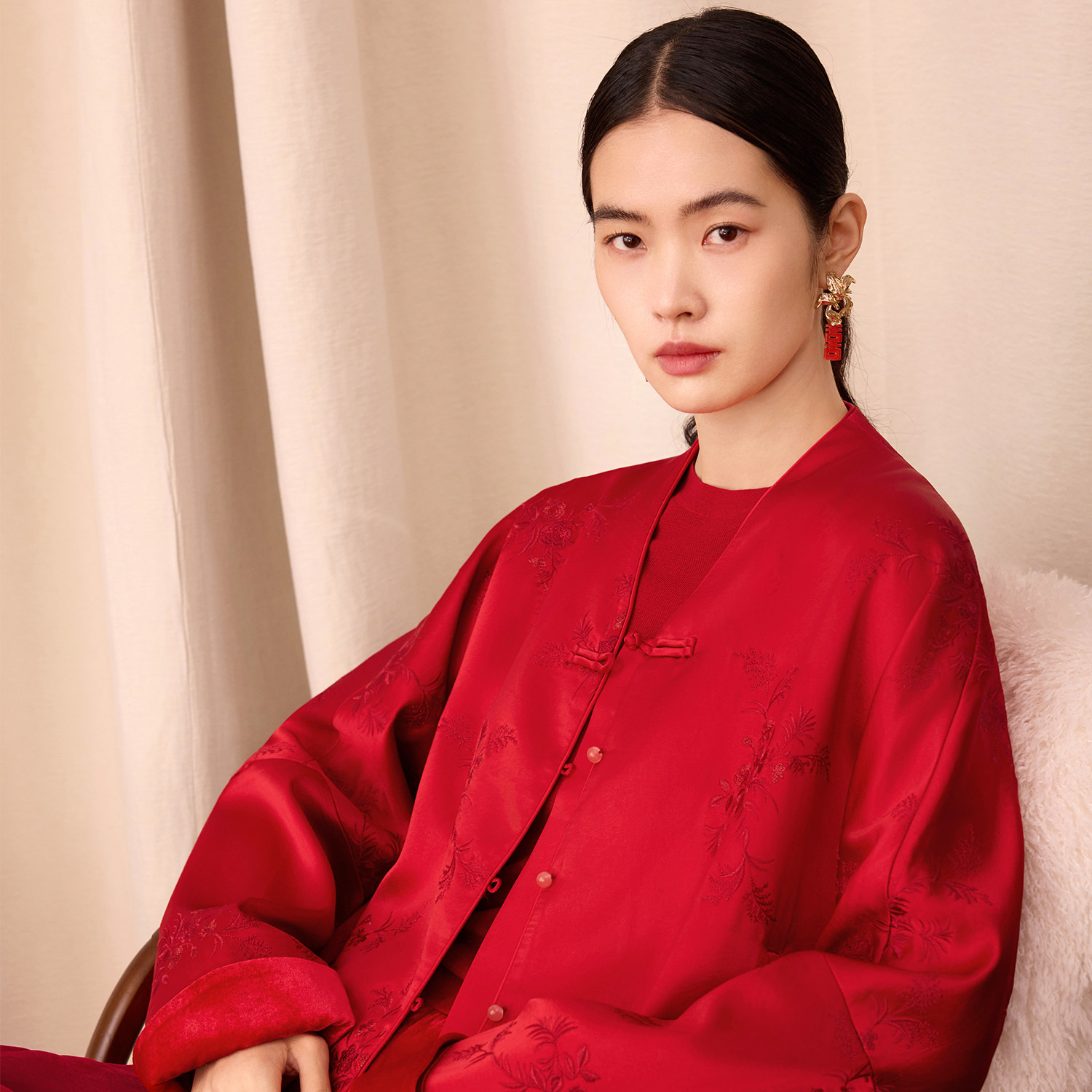 如意连云【霖沐】醋酸缎面绣花短外套女新中式丝绒翻袖口盘扣上衣,女装/女士精品,短外套,淘宝优惠券,粉丝福利购,淘宝优惠卷