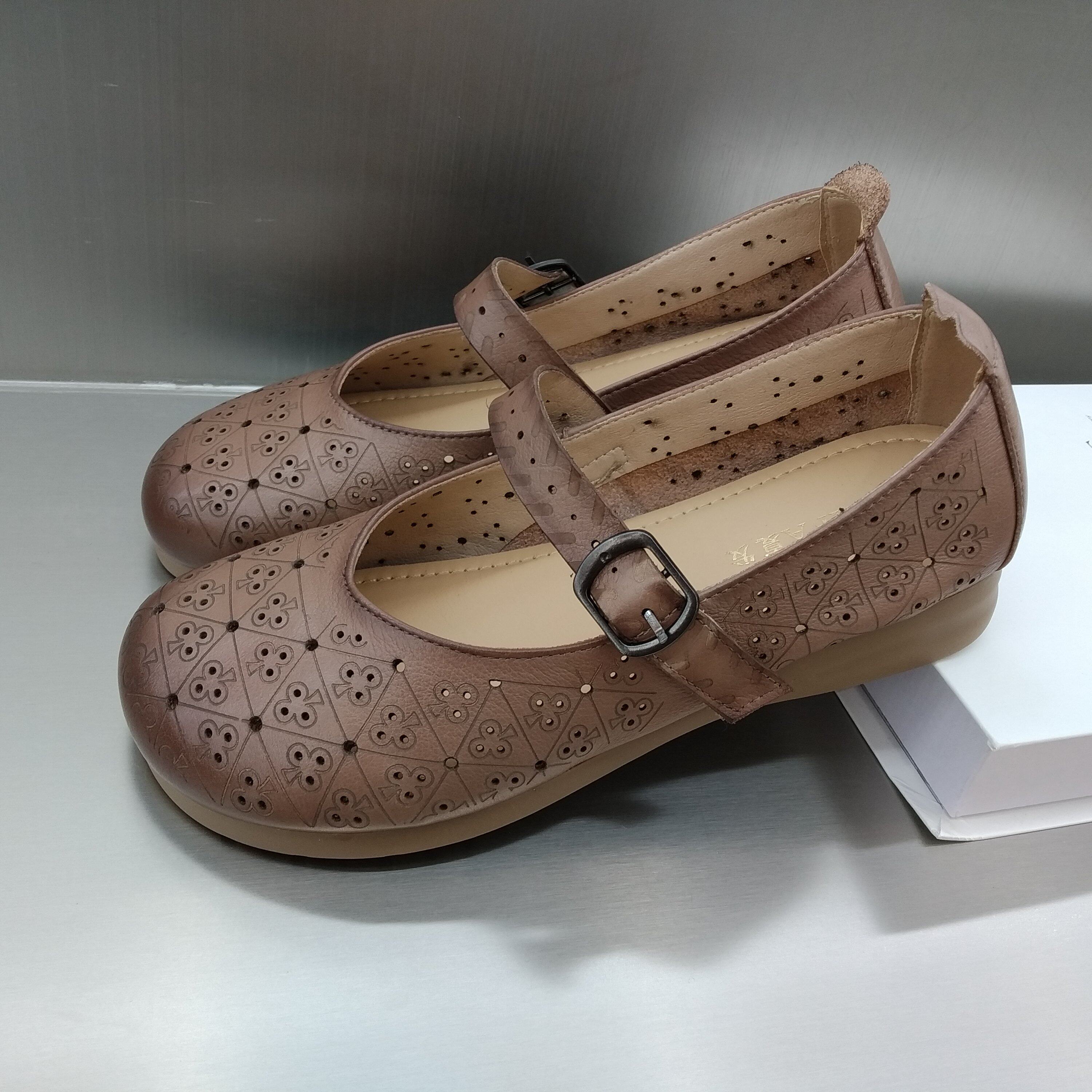 夏发真皮女鞋2026夏季透气洞洞鞋软底女凉鞋玛丽珍平底皮鞋妈妈鞋