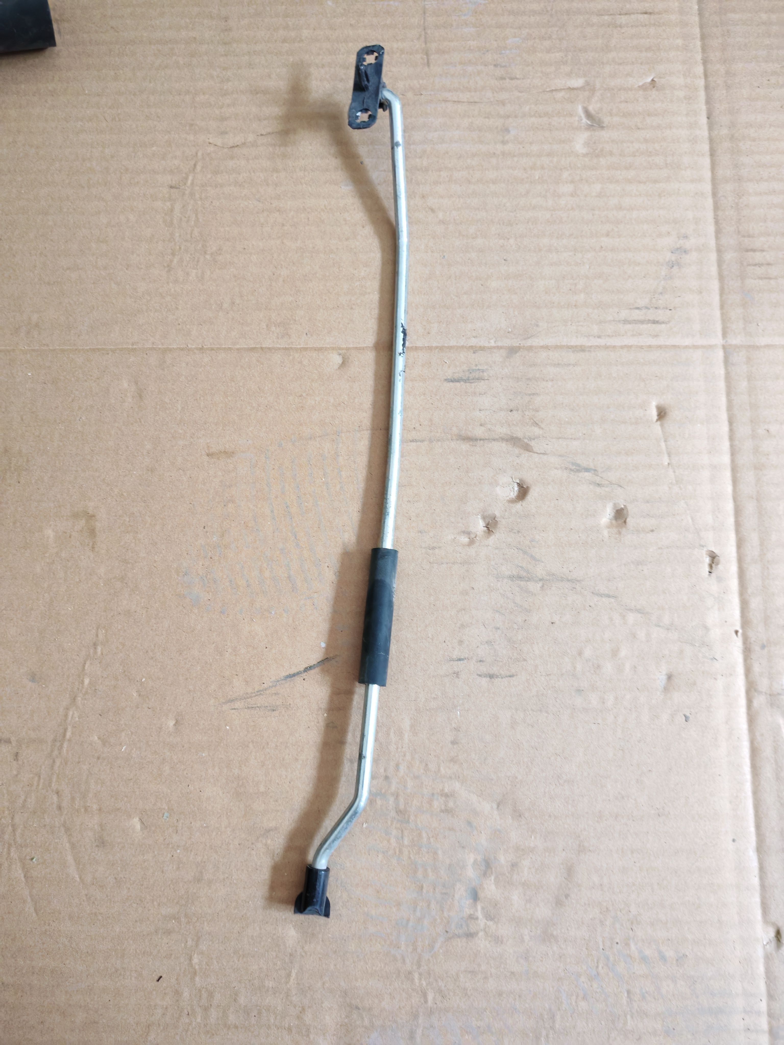 莲花L3竞速竟悦机盖撑杆引擎盖撑杆机盖支架机盖支杆机盖支杆