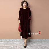 高端妈妈秋冬新款 圆领刺绣洋气连衣裙丝绒宽松大码 遮肉过膝打底裙