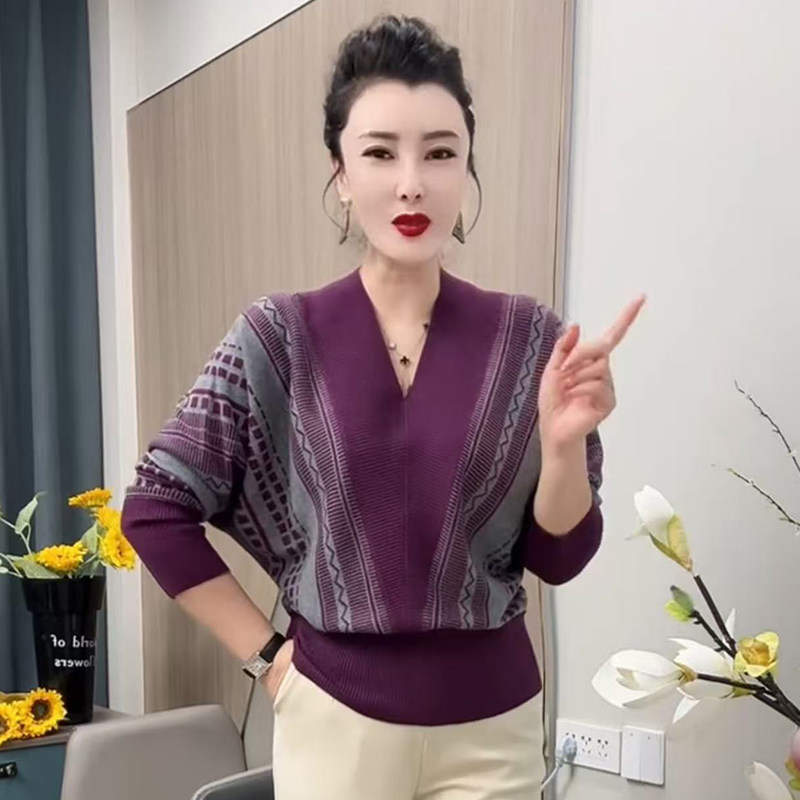 复古波浪条纹拼色V领套头针织衫长袖女秋冬螺纹收腰遮肚显瘦上衣