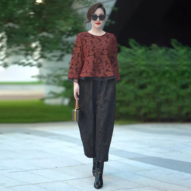 秋季复古大码高级感减龄遮肚裙摆上衣宽松阔腿裤烫金剪花两件套装,女装/女士精品,时尚套装,淘宝优惠券,粉丝福利购,淘宝优惠卷